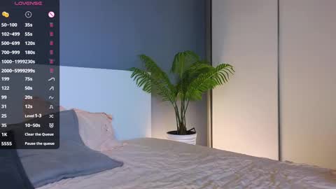 Snapshot of huba_booba chatting on March 1, 8:21 pm Diane online show from March 1, 8:21 pm