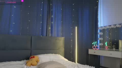 Diane online show from April 25, 12:51 pm