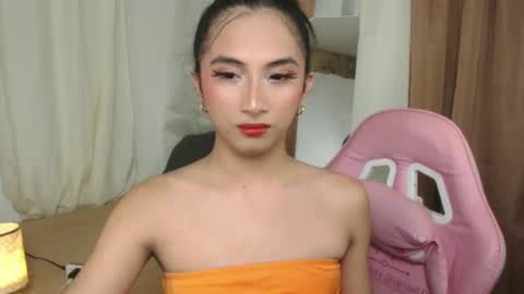 drea  online show from February 14, 7:54 pm