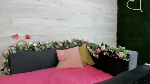 Erin online show from February 25, 12:16 pm