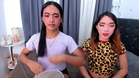 hugecock_pretty123 online show from April 26, 10:07 pm