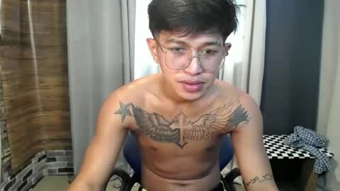 hugecockchristian online show from November 4, 4:36 am