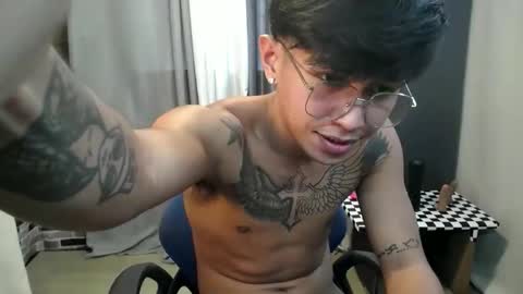 hugecockchristian online show from October 24, 4:02 am