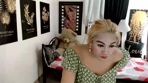 hugecockgoddessx online show from April 4, 12:28 am