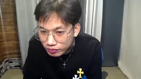 hugecockjames09 online show from October 13, 1:24 pm