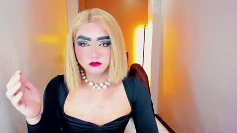 MsLovely online show from April 14, 7:06 pm