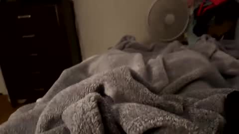 hugo242506 online show from December 8, 11:35 am