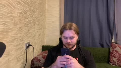 Hugo online show from April 21, 8:49 pm