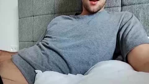 hukssss online show from November 1, 1:54 pm