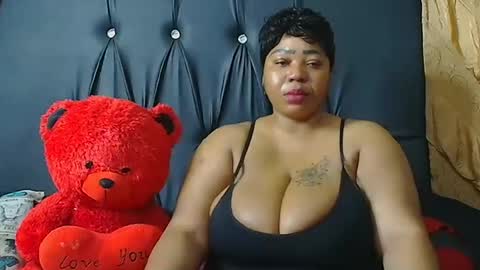 humongoustitss500929 online show from September 25, 6:26 pm