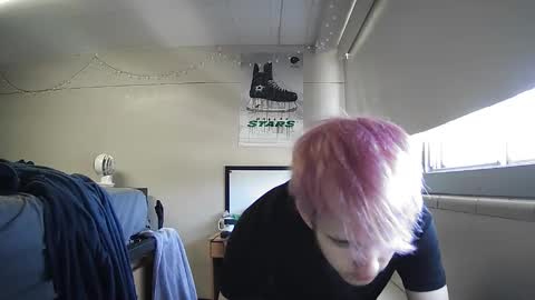 HungCollegeStud online show from April 19, 6:21 pm