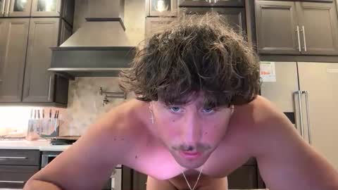 hungkingg22 online show from May 15, 4:47 pm