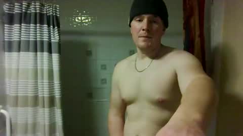 hungnredddd online show from March 13, 12:36 am