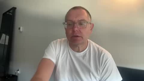 AARON online show from November 14, 6:43 pm