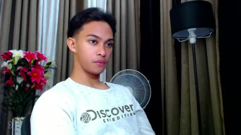 hunk_edward online show from July 24, 12:24 pm