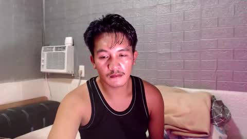 hunkylloyd online show from April 4, 3:13 am