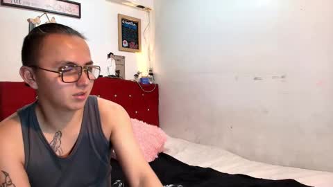 husbands_horny online show from October 15, 1:45 pm
