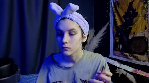 Hyeon Jin online show from February 8, 8:42 pm