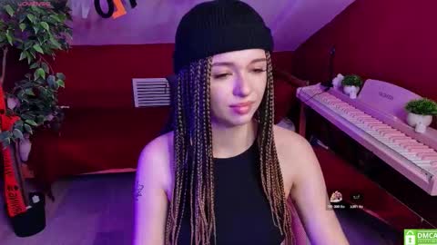 Julia online show from November 5, 9:06 pm