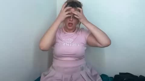 Elle Nauti online show from July 18, 2:02 am