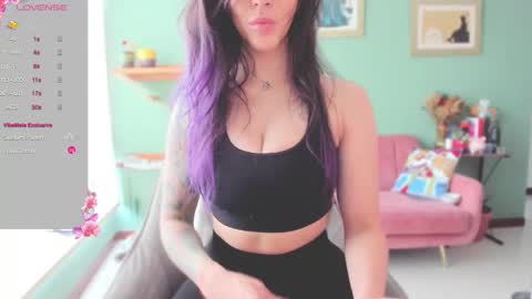 Snapshot of i_cant_believe_its_you chatting on March 10, 5:50 pm Lana Banana online show from March 10, 5:50 pm