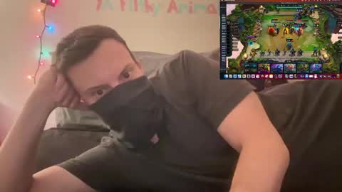 i o ro online show from December 30, 5:15 am