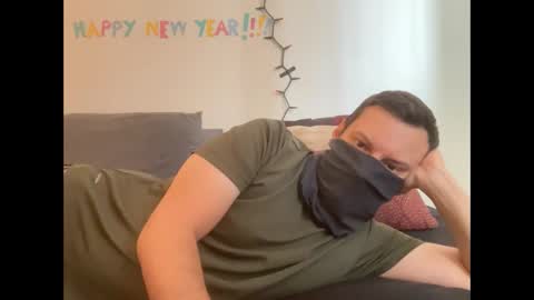 i o ro online show from January 1, 9:52 pm