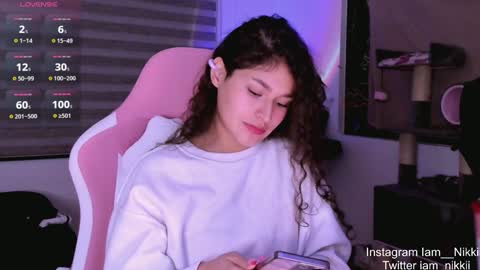 Snapshot of iam_nikki chatting on December 5, 6:59 am On instagram Imm NikkiHelp me reach 100 likes online show from December 5, 6:59 am