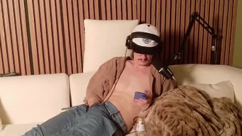 Auhsel online show from March 22, 9:08 pm