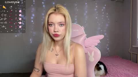 Cassie  STREAMS HERE EVERYDAY online show from February 27, 1:48 pm