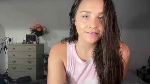 Crystal online show from November 3, 6:42 pm