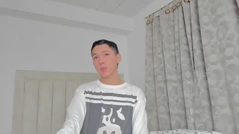 Juliiiiian online show from February 13, 11:17 am