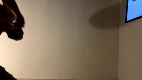 iamtheone403 online show from December 19, 1:12 am