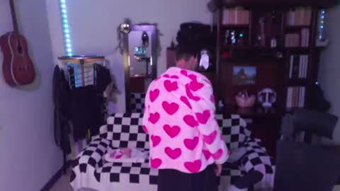Ian online show from June 13, 7:52 am