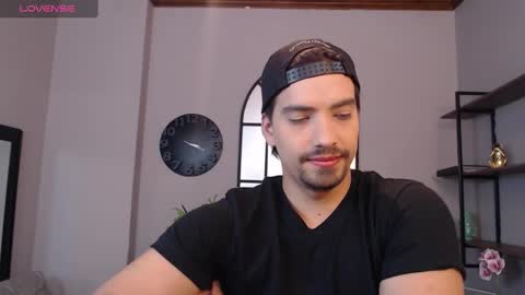 Ian Davis online show from February 19, 8:20 pm