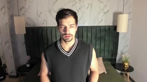 Ian Davis online show from October 19, 11:48 am