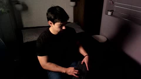 Ian Davis online show from October 12, 12:20 pm