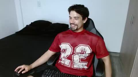 Ian Davis online show from November 18, 12:57 am