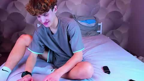 Ian Flor online show from December 3, 5:57 pm