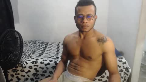 ian_tuner online show from December 19, 3:46 am