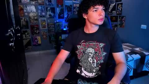 Snapshot of ian_versace chatting on March 5, 5:08 pm Andres online show from March 5, 5:08 pm