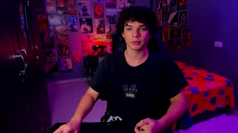 Snapshot of ian_versace chatting on March 12, 3:46 am Andres online show from March 12, 3:46 am