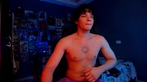 Snapshot of ian_versace chatting on February 24, 8:58 pm Andres online show from February 24, 8:58 pm