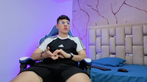 Ian  online show from March 6, 8:41 pm