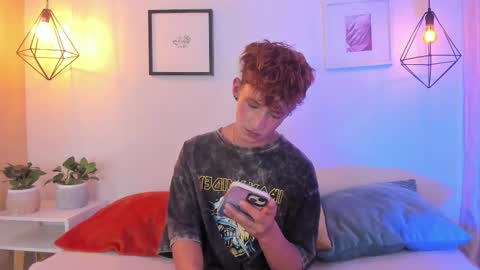 ian  online show from September 25, 3:02 am