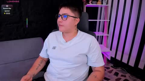 ian online show from October 3, 9:12 pm