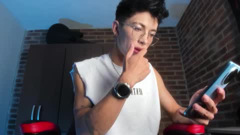 Andrew online show from November 26, 4:10 am