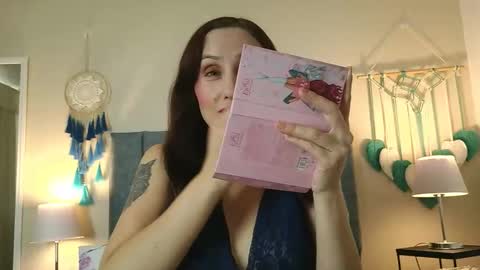 Iberian Moon online show from April 17, 9:50 pm