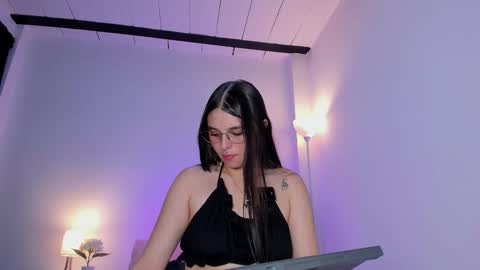 ice online show from March 7, 9:09 am