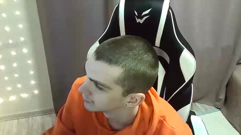 MAX online show from February 15, 9:27 am